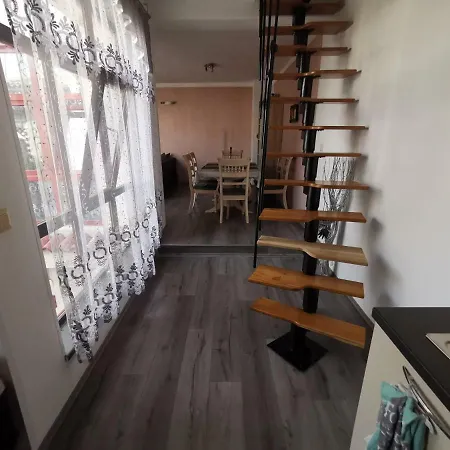 Old Town Apartment *
